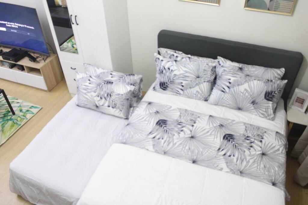 Huge A2J Executive Luxury 1Br Suite Near Abs Cbn, Gma Manila Dış mekan fotoğraf