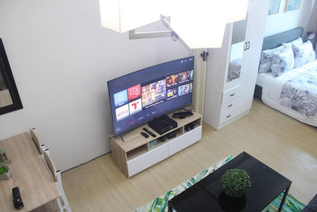 Huge A2J Executive Luxury 1Br Suite Near Abs Cbn, Gma Manila Dış mekan fotoğraf